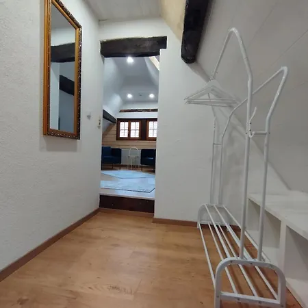 Offene Dachgeschosswohnung Apartment *